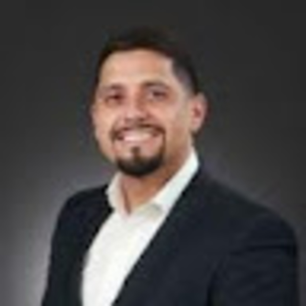 Meet your Posher, Luis